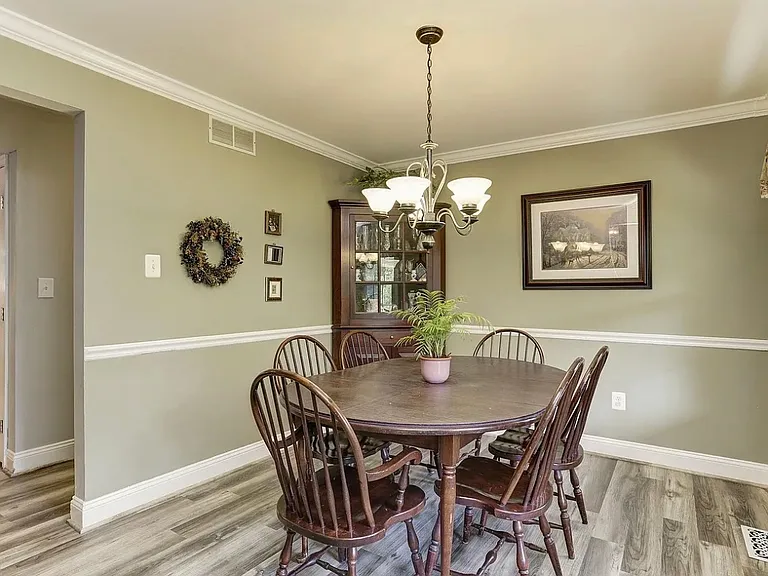 8780 Teresa Ln — Photo 9