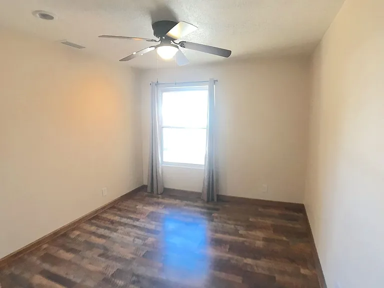 3621 Candlelight Dr NE — Photo 36