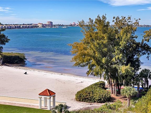4th image of 4737 Dolphin Cay Ln S APT 604