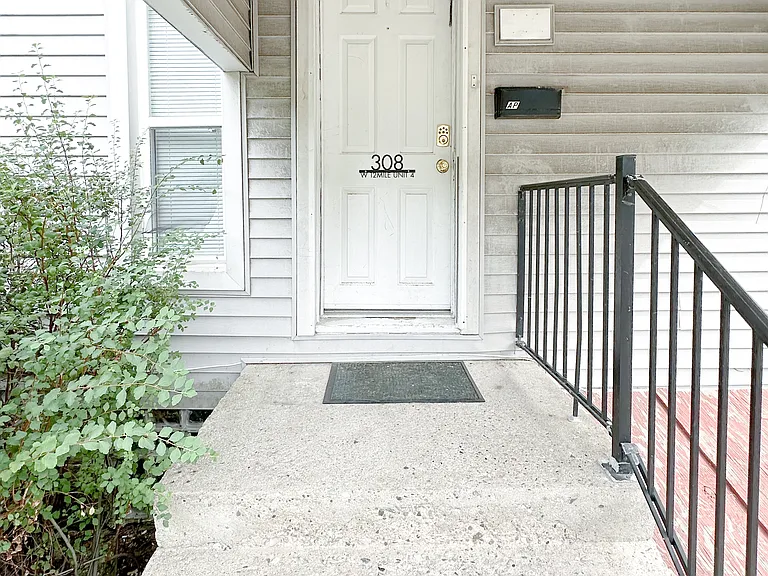 308 W Twelve Mile Rd #4D — Photo 12