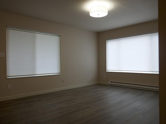 4th image of 311 13th Ave E