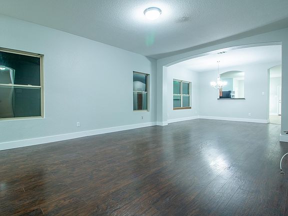4th image of 1006 Hondo Ln
