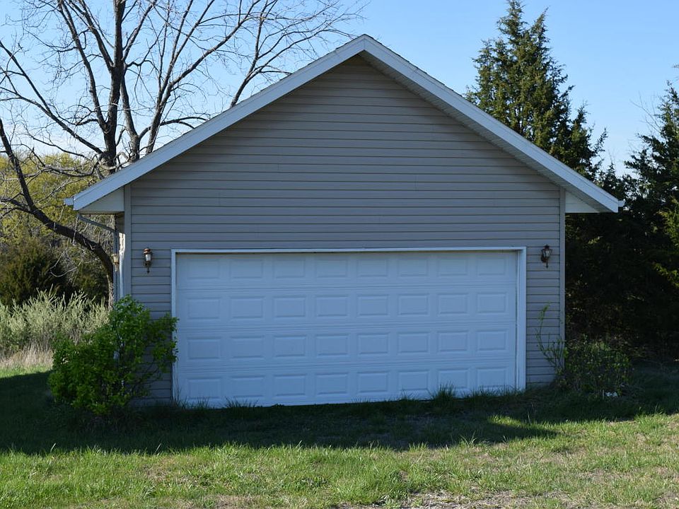 2nd image of 195 Ridgewood