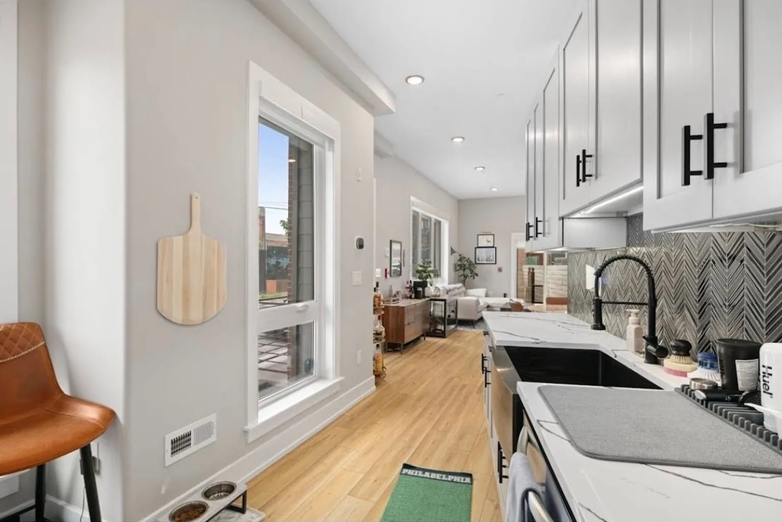 Charming 2BR Condo in Philadelphia — Photo 4