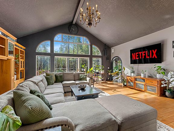 5th image of 313 Eagle Ridge Dr