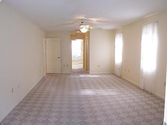 Master Bedroom - 13 x 26!