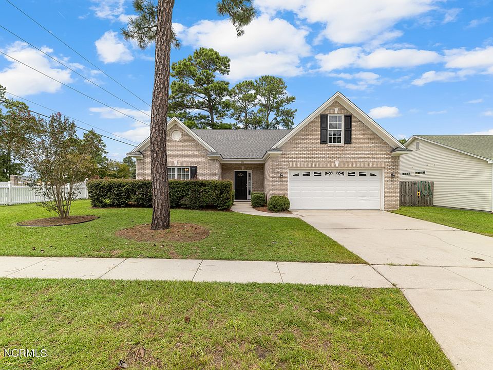 1st image of 998 Ashland Way