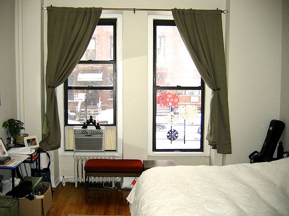 2nd image of 582 10th St APT 1