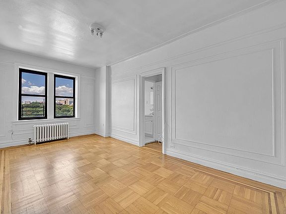 4th image of 1015 Summit Ave APT 2A