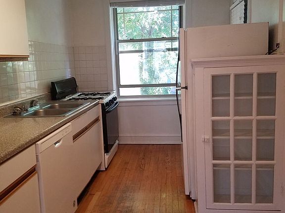 3rd image of 4503 N Greenview Ave APT 3W