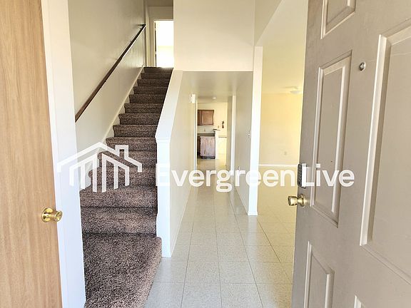 2nd image of 220 Raven Dr