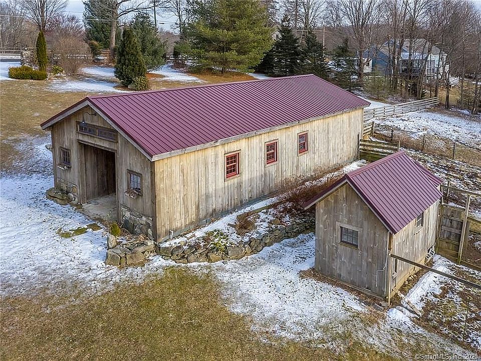 2nd image of 215 Maple St