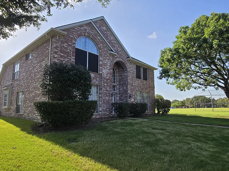 7509 Avalon Dr — Photo 24