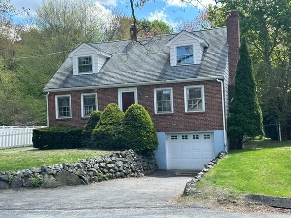 14 Locust St, Woburn, MA 01801