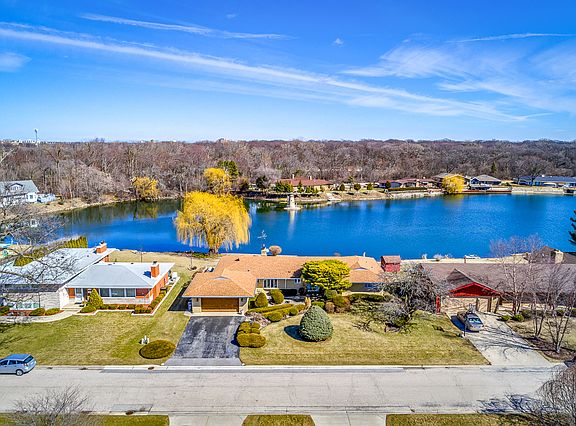 2nd image of 1345 Shagbark Ln