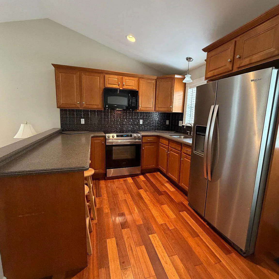 2 bed, 1.0 bath, 720 sqft, $2,000 — Photo 4