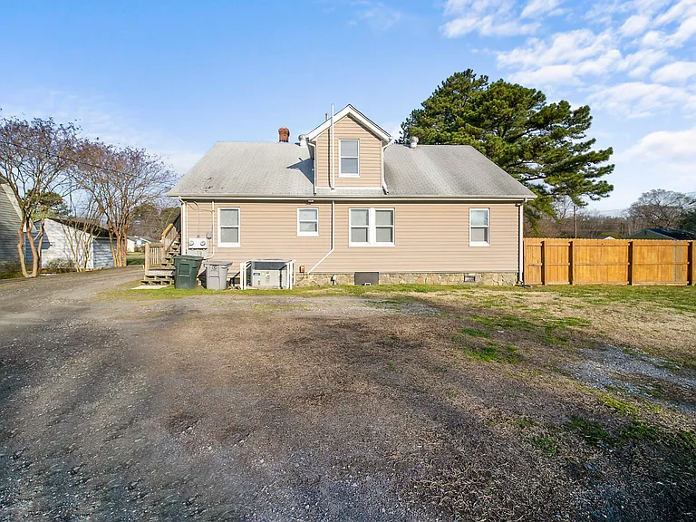 1270 Old Buckroe Rd #B — Photo 5