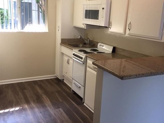 4th image of 1799 N Hollywood Way APT D