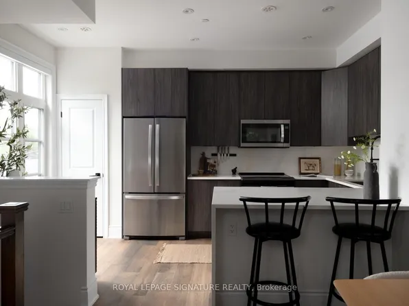 71 Elder Ave #73, Toronto, ON M8W 0B8
