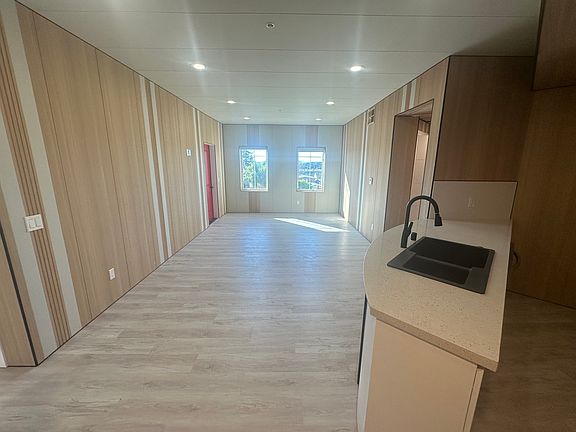 5th image of 1717 Elm St #305