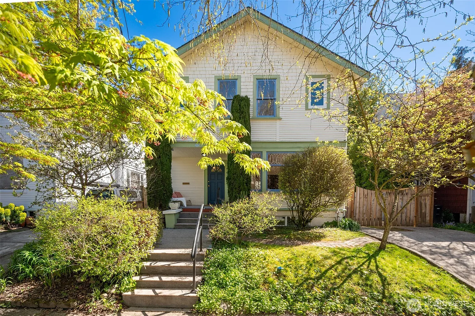 318 18th Avenue E photo 1