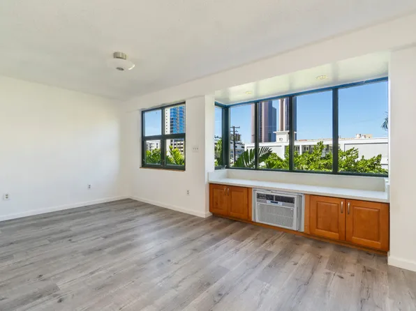 Honuakaha Apartments