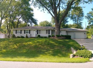 157 NW Hills Dr, Valparaiso, IN 46385