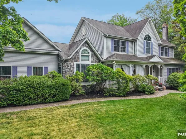 43 N Pleasant Ave, Ridgewood, NJ 07450