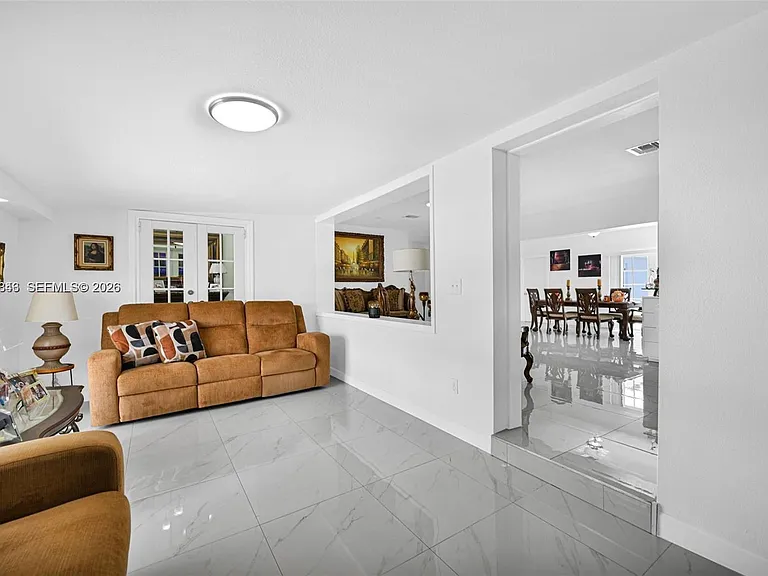756 W 53rd St — Photo 35