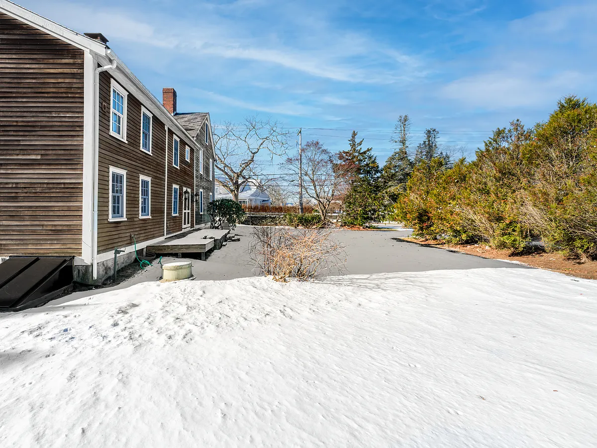 Building Photo - 1382 Hope St #1