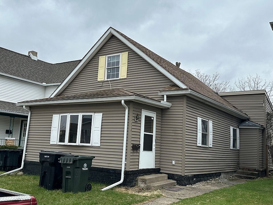 1st image of 210 Sadie St