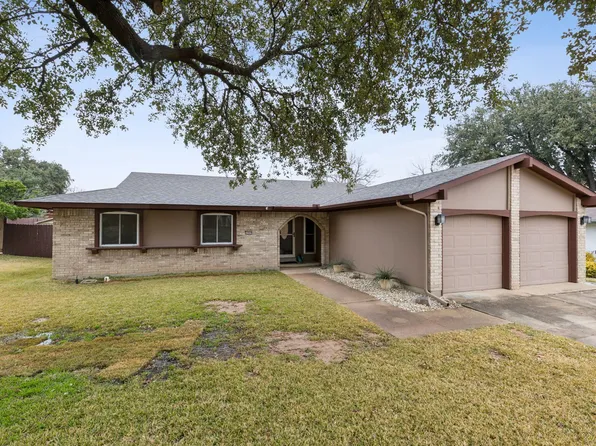 1009 Summit Cir, Carrollton, TX 75006