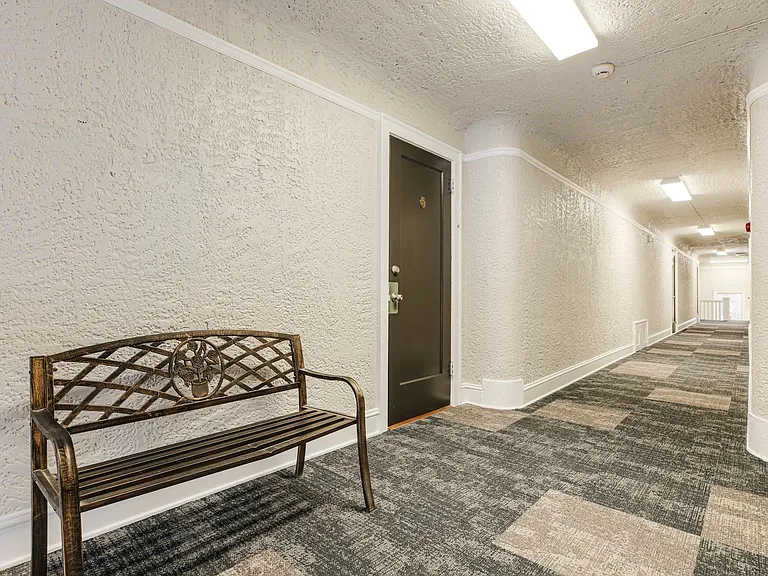 Frances Apts — Photo 20
