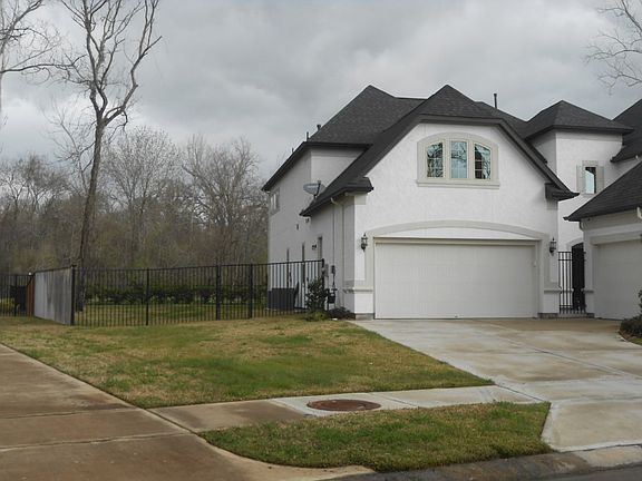 3rd image of 46 Sorrento Way Dr