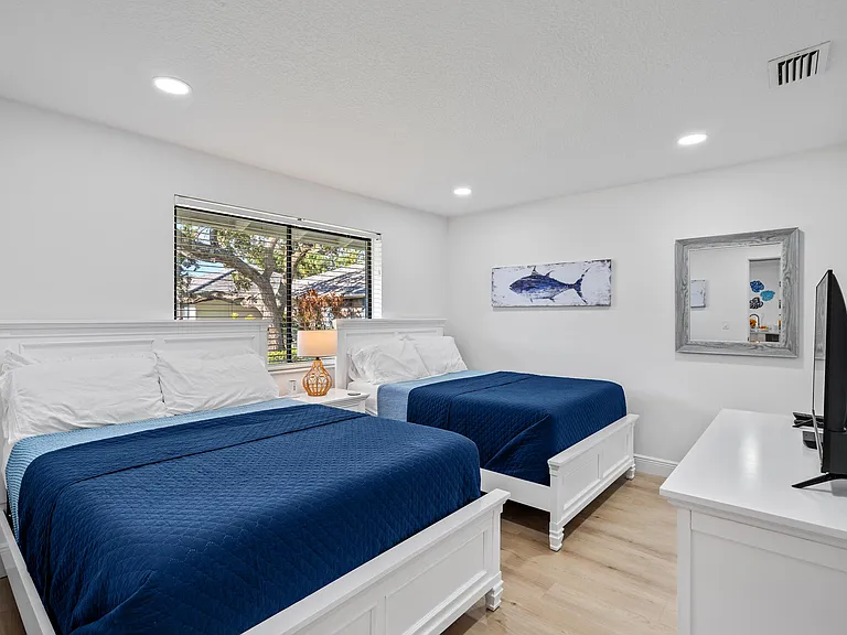 615 Club Dr — Photo 16