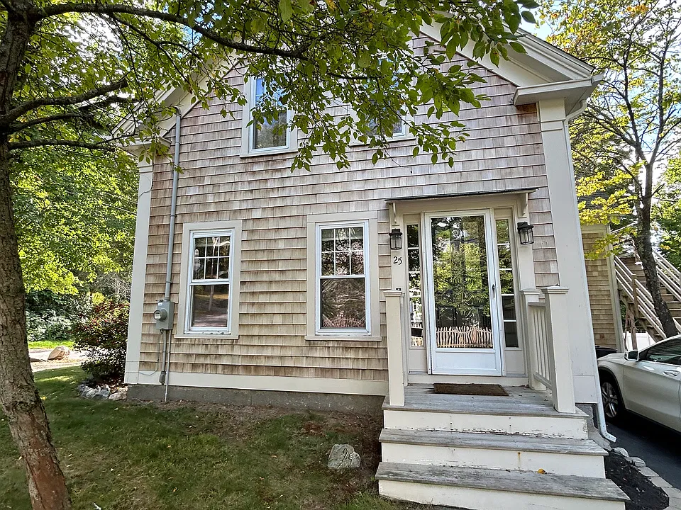 25 Chestnut St #1