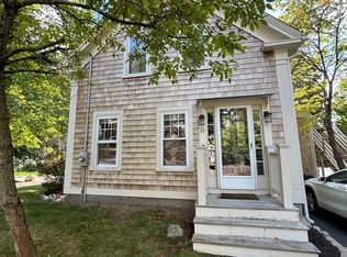 25 Chestnut St #1, Groveland, MA 01834