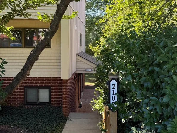2107 Old Landing Way, Woodbridge, VA 22191