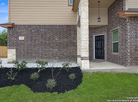 3rd image of 1311 Kingbird Ct