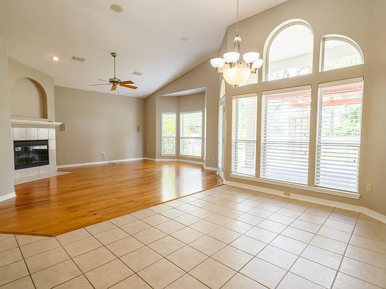 5805 Dunbar Cir — Photo 4