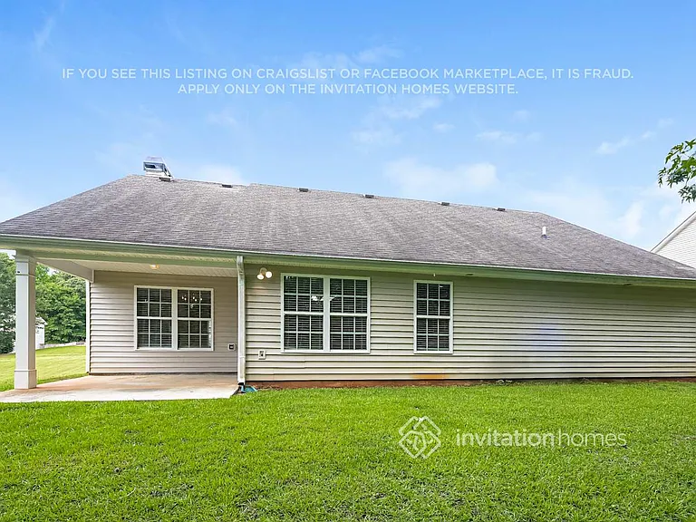 555 Wellington Ln — Photo 15
