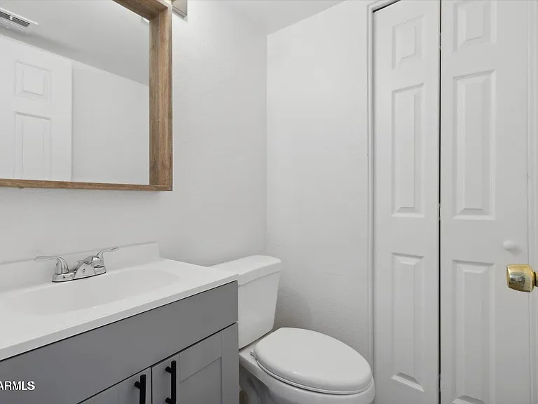 15801 N 29th St #5 — Photo 4