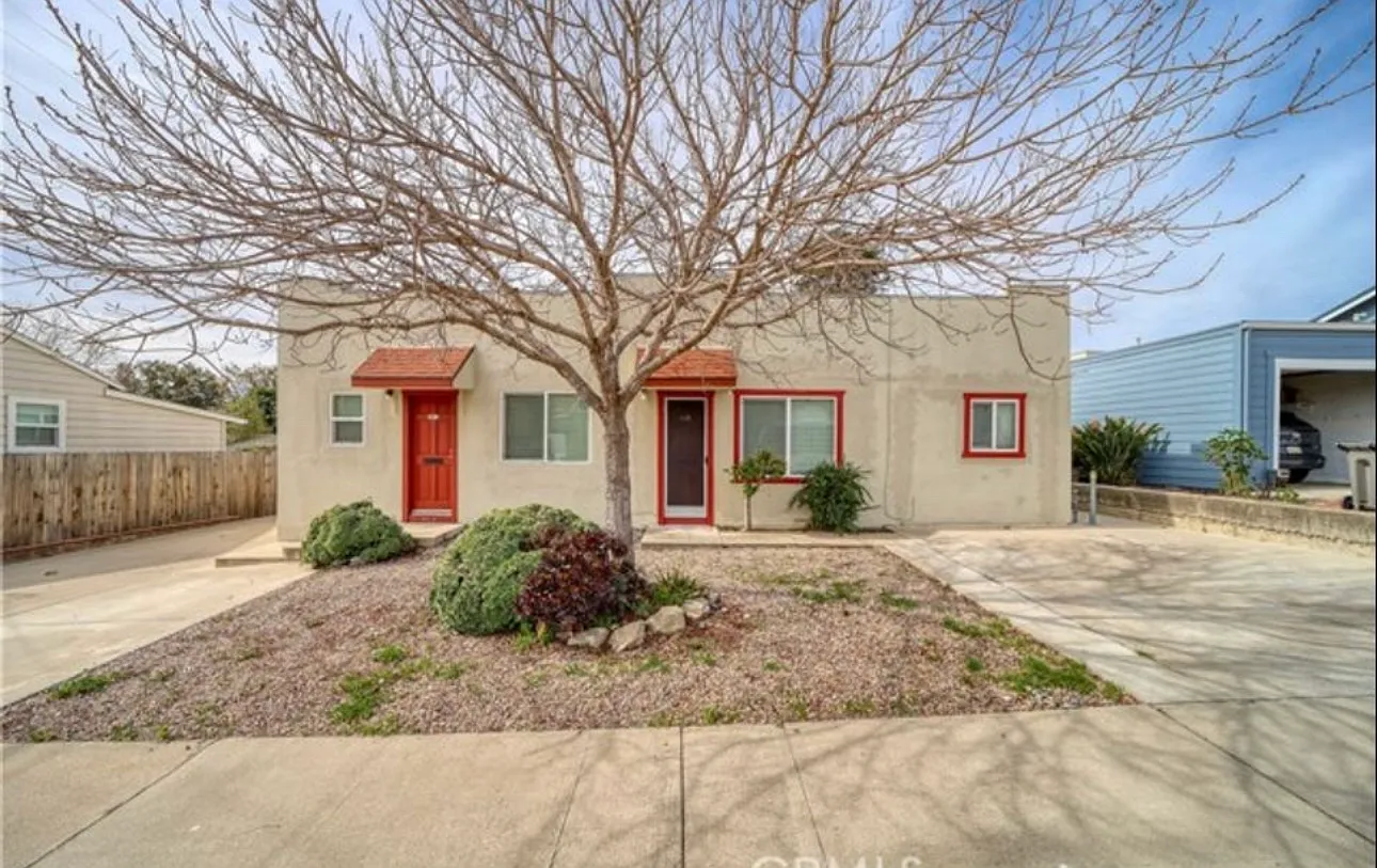 1 bed, $2,000 — Photo 1
