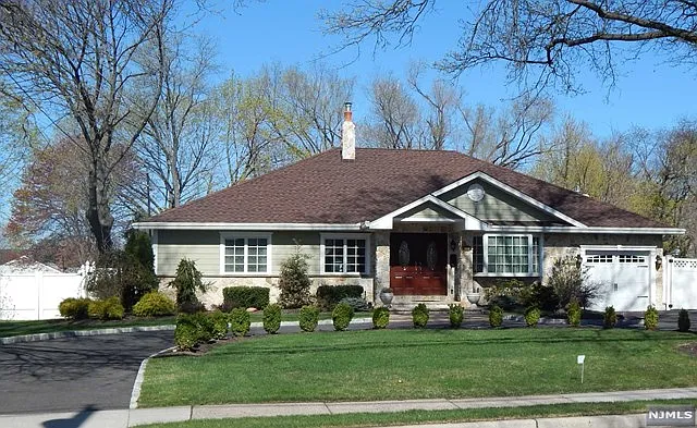215 N Farview Ave photo 1