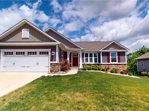 5721 Quarry Lake Dr SE, East Canton, OH 44730