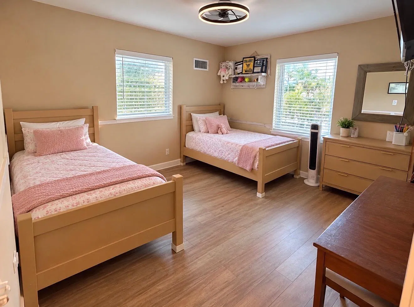3 bed, 2.0 bath, 1568 sqft, $9,500 — Photo 4