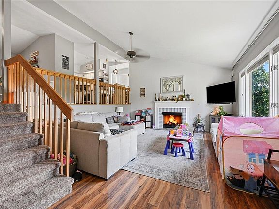 2nd image of 4749 Summerset Dr