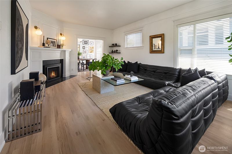 5th image of 716 32nd Avenue