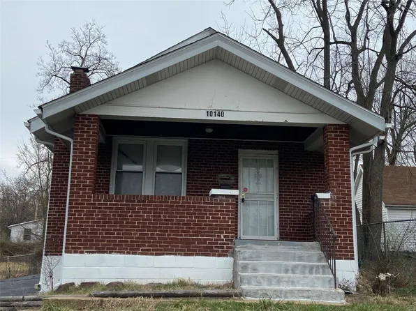 10140 Baron Dr, Saint Louis, MO 63136