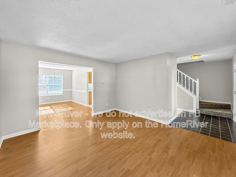 4 bed, 2.5 bath, 2072 sqft, $1,895 — Photo 2